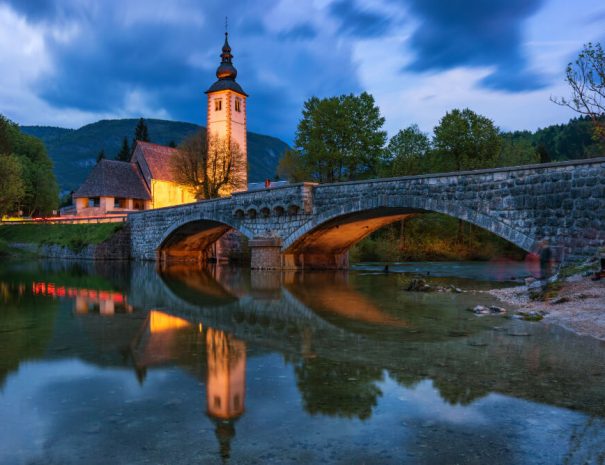 Lake Bohinj center